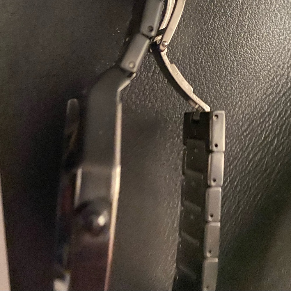 Watch - Picture 2 of 4